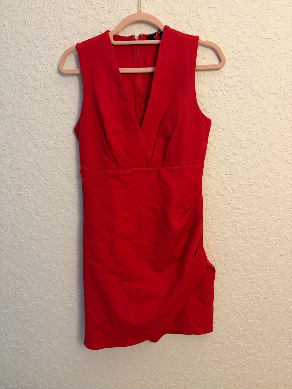 Lulu's Red V-Neck Sleeveless Sheath Mini Dress